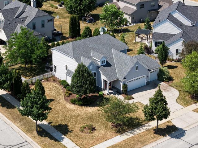 10375 S Monardy LANE, Oak Creek, WI 53154