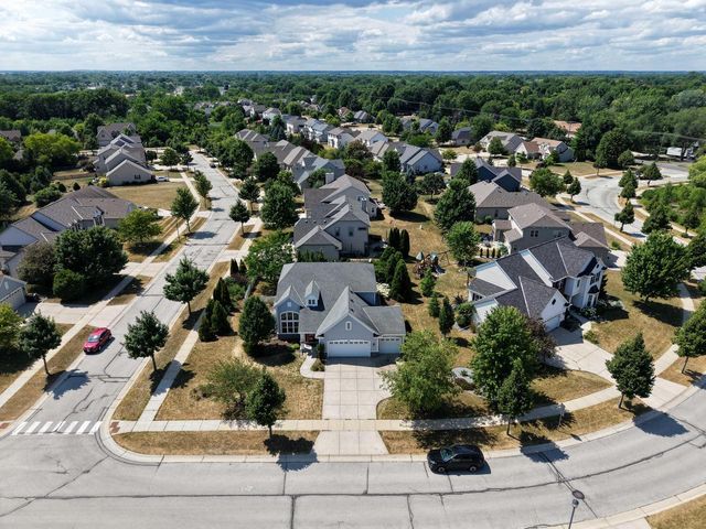10375 S Monardy LANE, Oak Creek, WI 53154