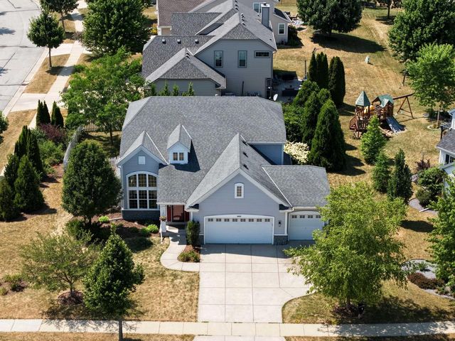10375 S Monardy LANE, Oak Creek, WI 53154