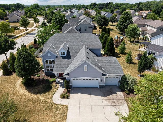 10375 S Monardy LANE, Oak Creek, WI 53154