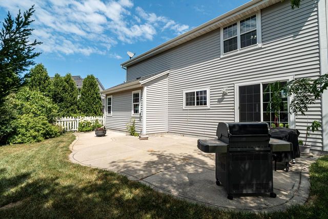 10375 S Monardy LANE, Oak Creek, WI 53154