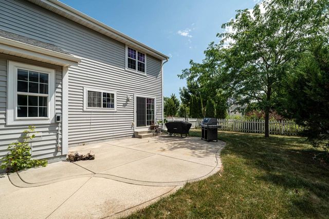 10375 S Monardy LANE, Oak Creek, WI 53154