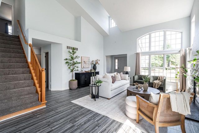 10375 S Monardy LANE, Oak Creek, WI 53154