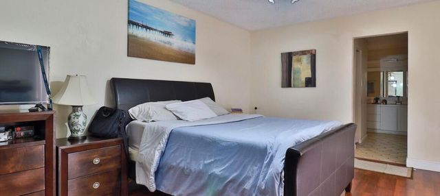 1034 Springdale Circle, Palm Springs, FL 33461