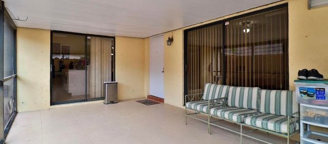 1034 Springdale Circle, Palm Springs, FL 33461