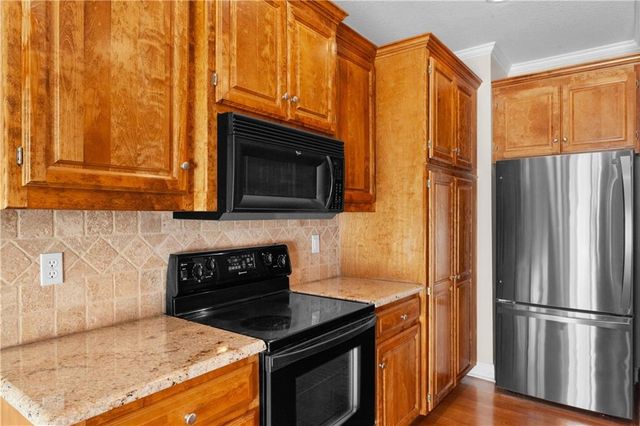 1813 NE Aegean Court, Blue Springs, MO 64029