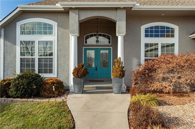 1813 NE Aegean Court, Blue Springs, MO 64029