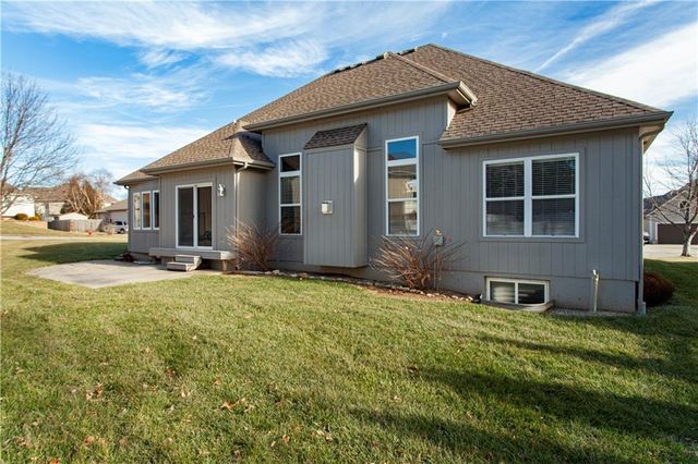 1813 NE Aegean Court, Blue Springs, MO 64029