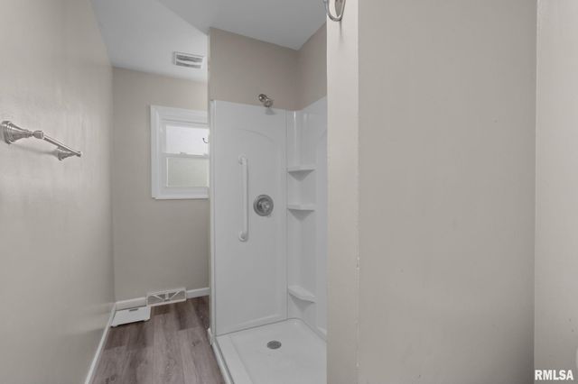 15 RIVERVIEW Lane, Bettendorf, IA 52722