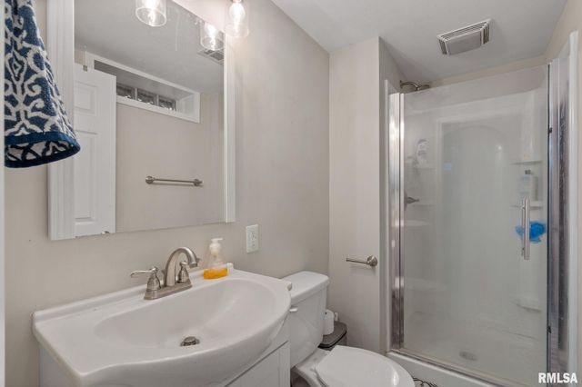 15 RIVERVIEW Lane, Bettendorf, IA 52722