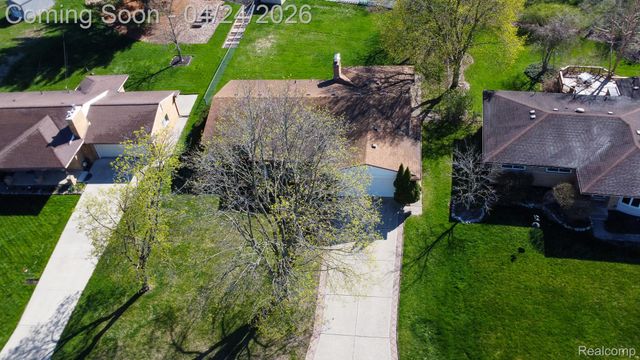 129 Pleasant Lake Drive, Waterford Charter Township, MI 48327