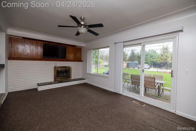 129 Pleasant Lake Drive, Waterford Charter Township, MI 48327