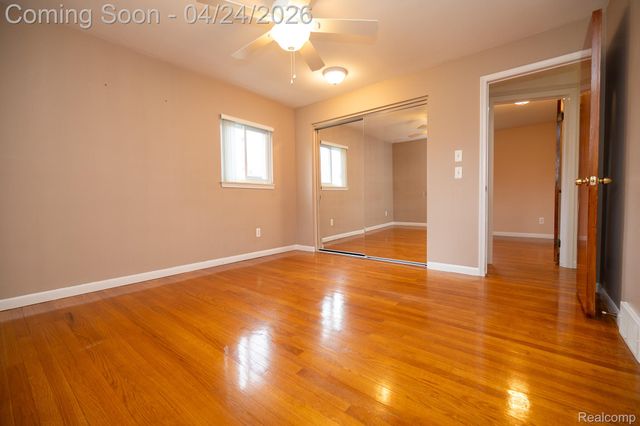 129 Pleasant Lake Drive, Waterford Charter Township, MI 48327