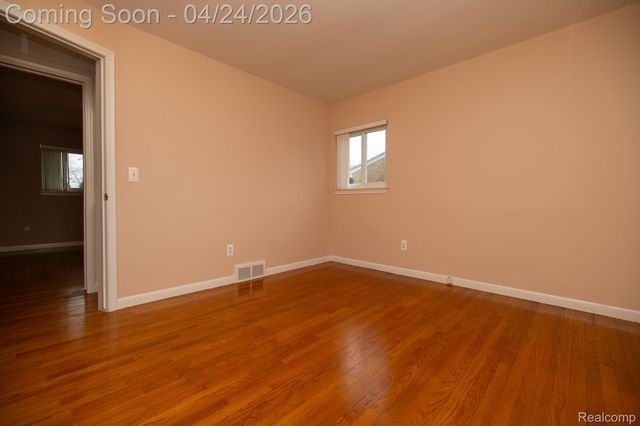 129 Pleasant Lake Drive, Waterford Charter Township, MI 48327