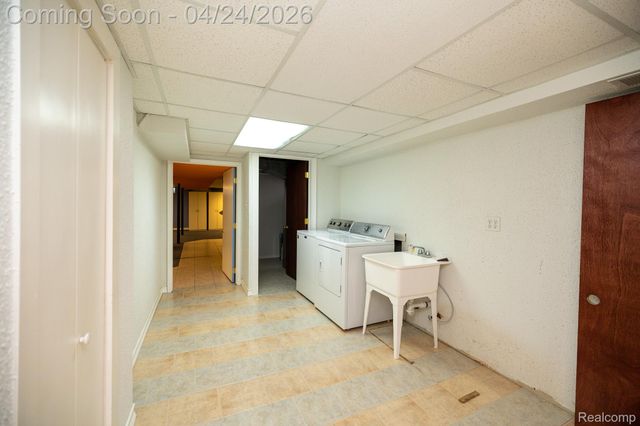 129 Pleasant Lake Drive, Waterford Charter Township, MI 48327