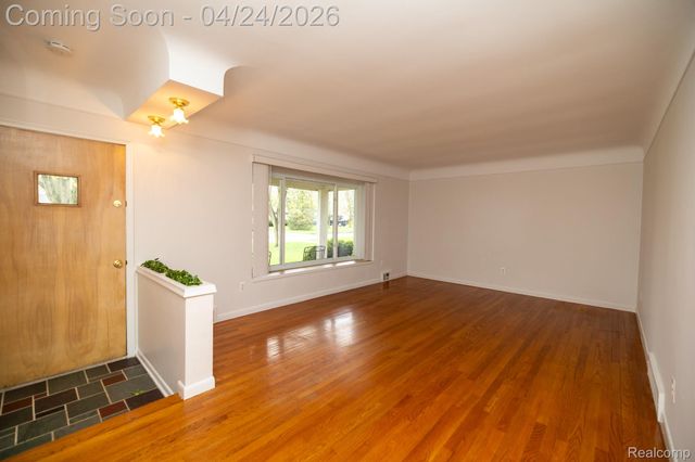 129 Pleasant Lake Drive, Waterford Charter Township, MI 48327