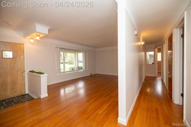 129 Pleasant Lake Drive, Waterford Charter Township, MI 48327