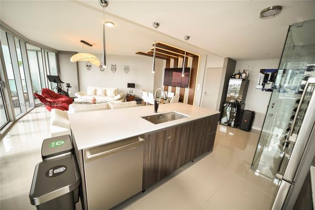 488 NE 18th St 1000, Miami, FL 33132