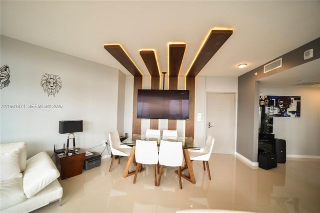 488 NE 18th St 1000, Miami, FL 33132