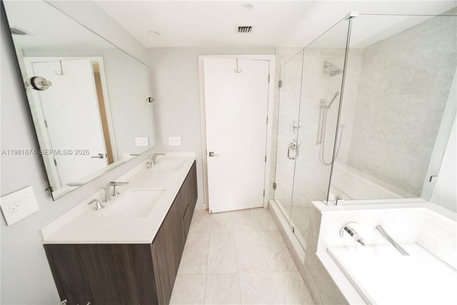 488 NE 18th St 1000, Miami, FL 33132