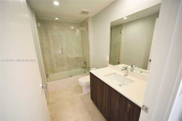 488 NE 18th St 1000, Miami, FL 33132