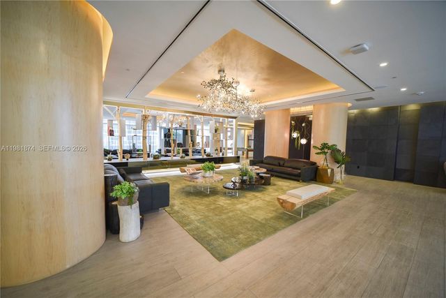 488 NE 18th St 1000, Miami, FL 33132