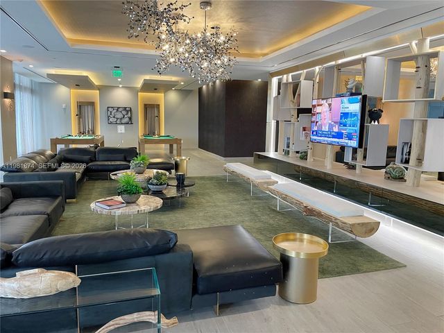 488 NE 18th St 1000, Miami, FL 33132