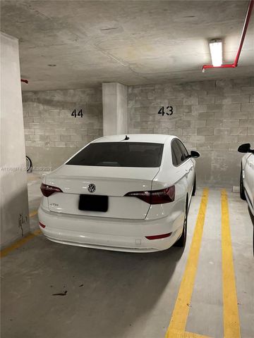 488 NE 18th St 1000, Miami, FL 33132