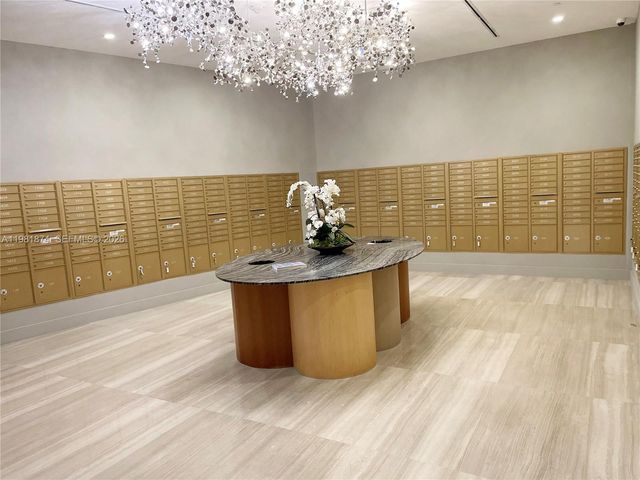 488 NE 18th St 1000, Miami, FL 33132