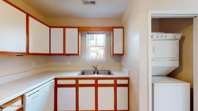 88 Century Court, Swansboro, NC 28584