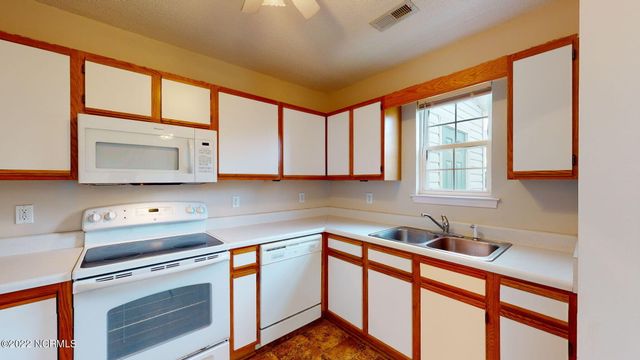 88 Century Court, Swansboro, NC 28584