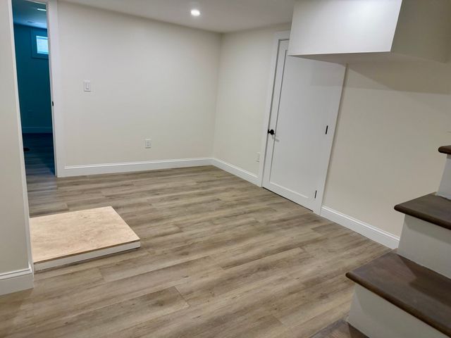 37 Karen St, Lowell, MA 01851