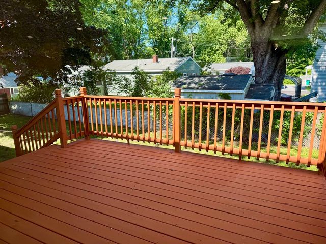 37 Karen St, Lowell, MA 01851