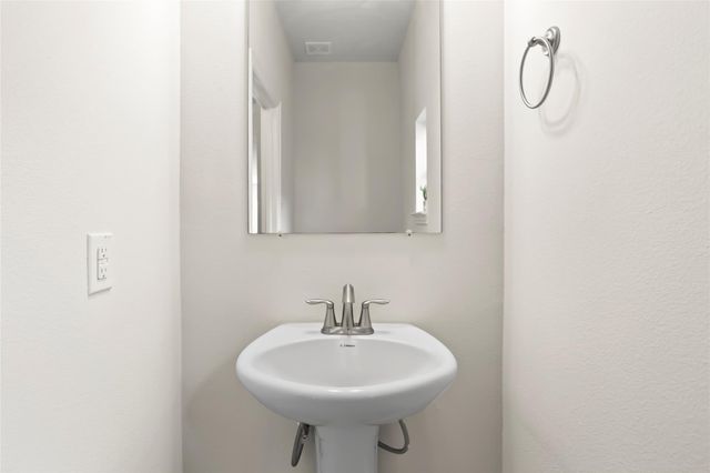 4203 W Bayou Maison Circle, Dickinson, TX 77539