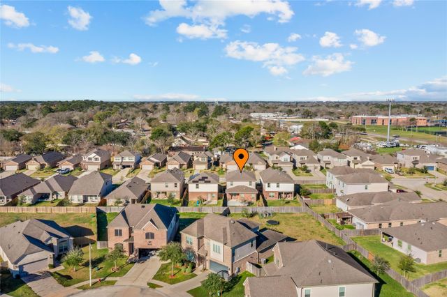 4203 W Bayou Maison Circle, Dickinson, TX 77539