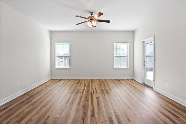 4203 W Bayou Maison Circle, Dickinson, TX 77539