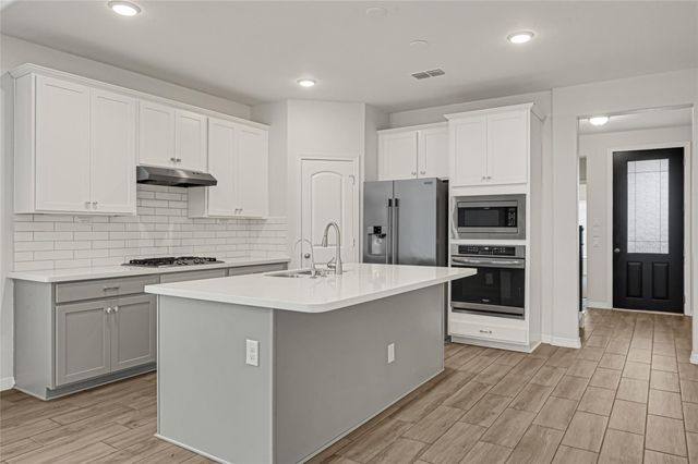 1835 Smithers Landing Drive, Richmond, TX 77469