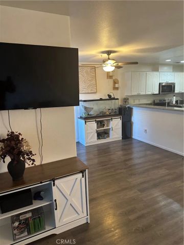 220 W Walnut B, Rialto, CA 92376
