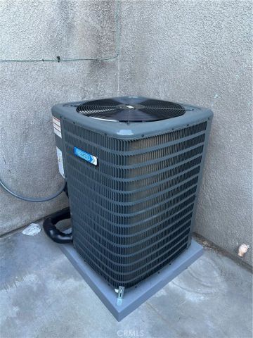 220 W Walnut B, Rialto, CA 92376
