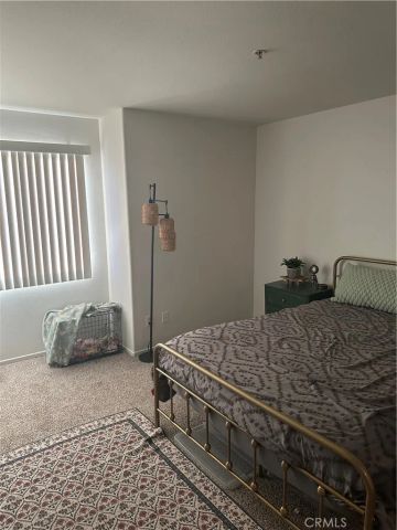220 W Walnut B, Rialto, CA 92376