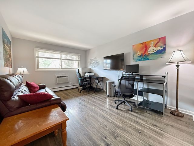 1313 S Rebecca Road 118, Lombard, IL 60148