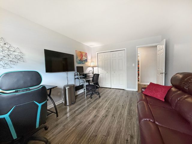 1313 S Rebecca Road 118, Lombard, IL 60148