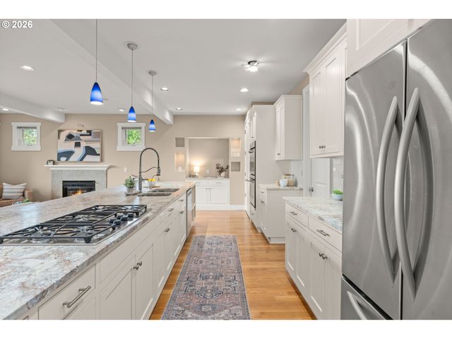 5033 Sw TEXAS St, Portland, OR 97219