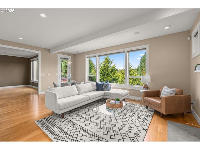 5033 Sw TEXAS St, Portland, OR 97219