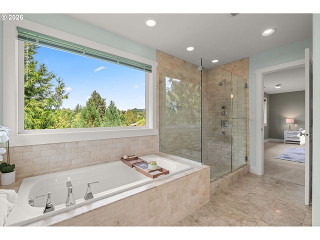 5033 Sw TEXAS St, Portland, OR 97219