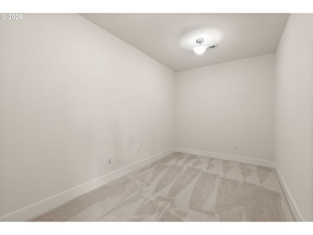 5033 Sw TEXAS St, Portland, OR 97219