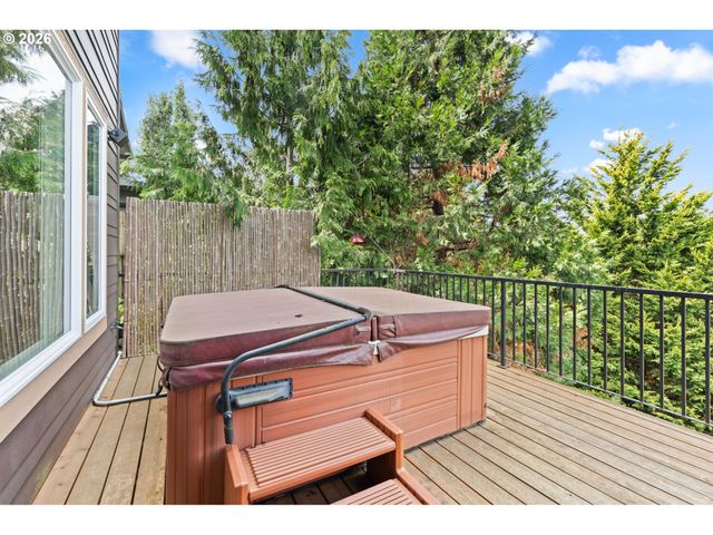 5033 Sw TEXAS St, Portland, OR 97219