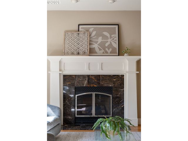 5033 Sw TEXAS St, Portland, OR 97219