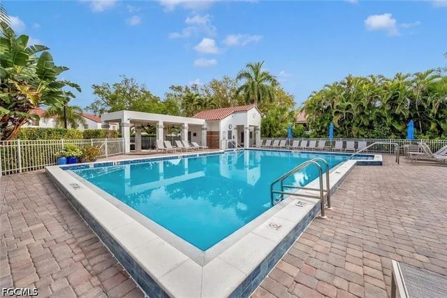 619 Beachwalk CIR I201, Naples, FL 34108