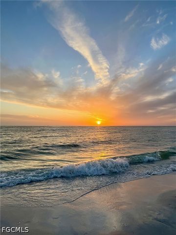 619 Beachwalk CIR I201, Naples, FL 34108